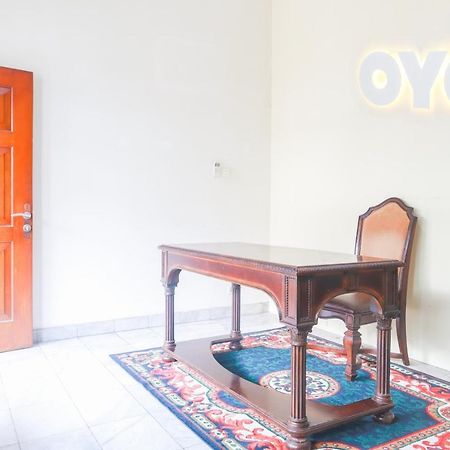 Oyo 2196 Ss Homes Джакарта Экстерьер фото