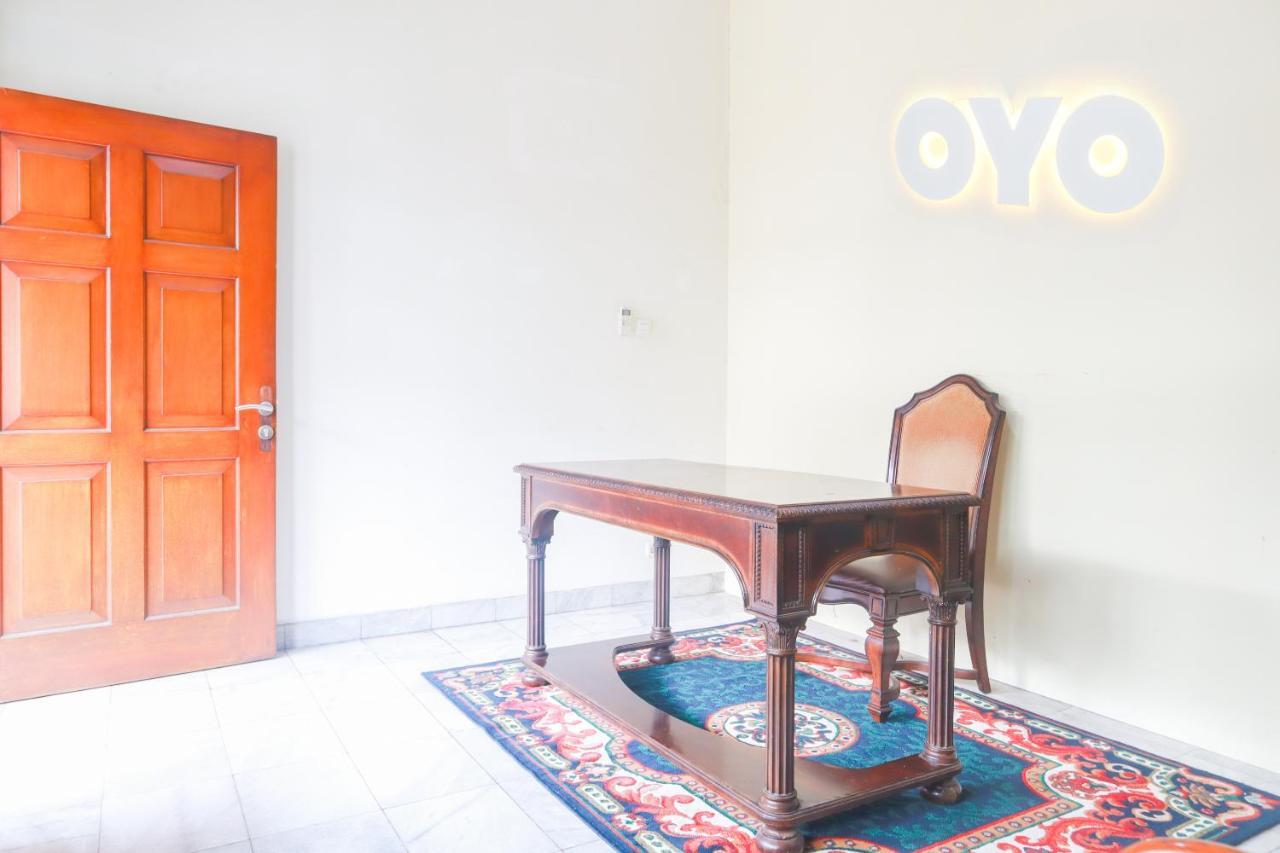 Oyo 2196 Ss Homes Джакарта Экстерьер фото